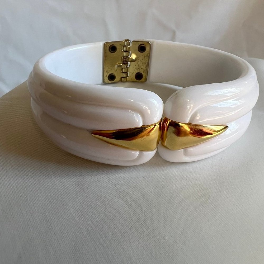 Vintage White Lucite Gold Tone Accent Hinge Bangle Estate Costumr Bracelet